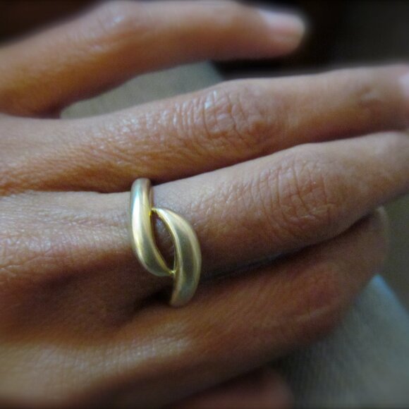 Engagement ring. 14K solid Yellow gold ring set with 0.25ct Diamonds. UNIQUE - Picture 8 of 9